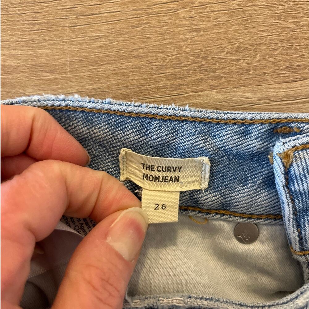 Madewell The Curvy Mom Jean Size 26 Light Wash Straight Distressed High Rise - Picture 4 of 8